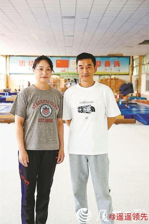 一对“夫妻档”教练的坚守